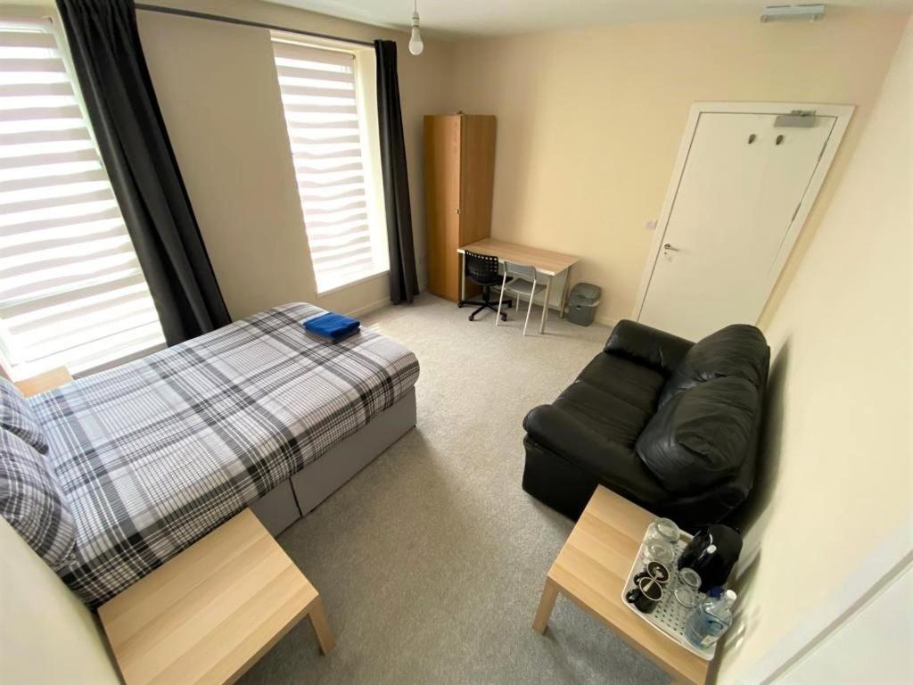 IBROX GuestHouse Glasgow Extérieur photo