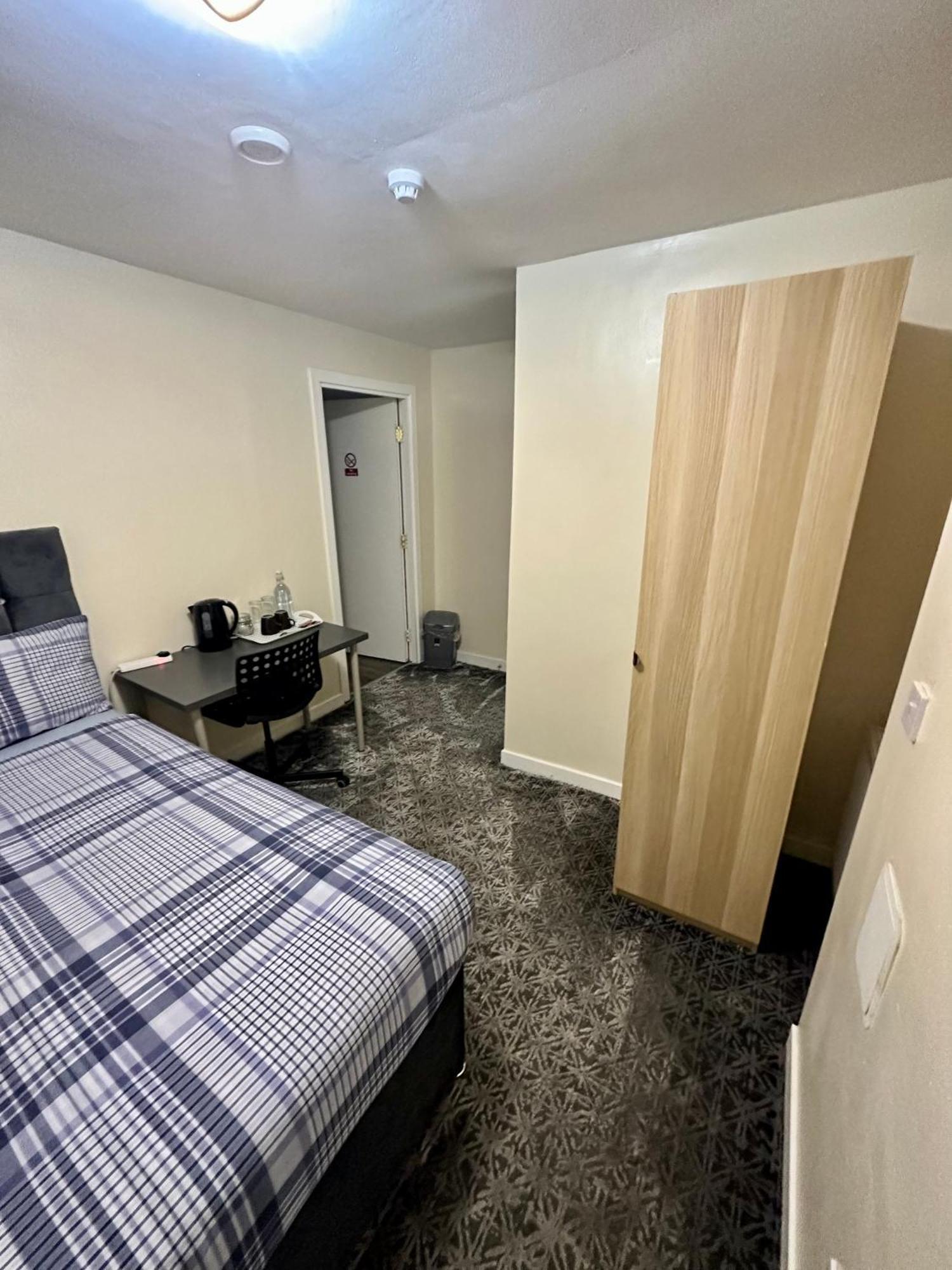 IBROX GuestHouse Glasgow Extérieur photo